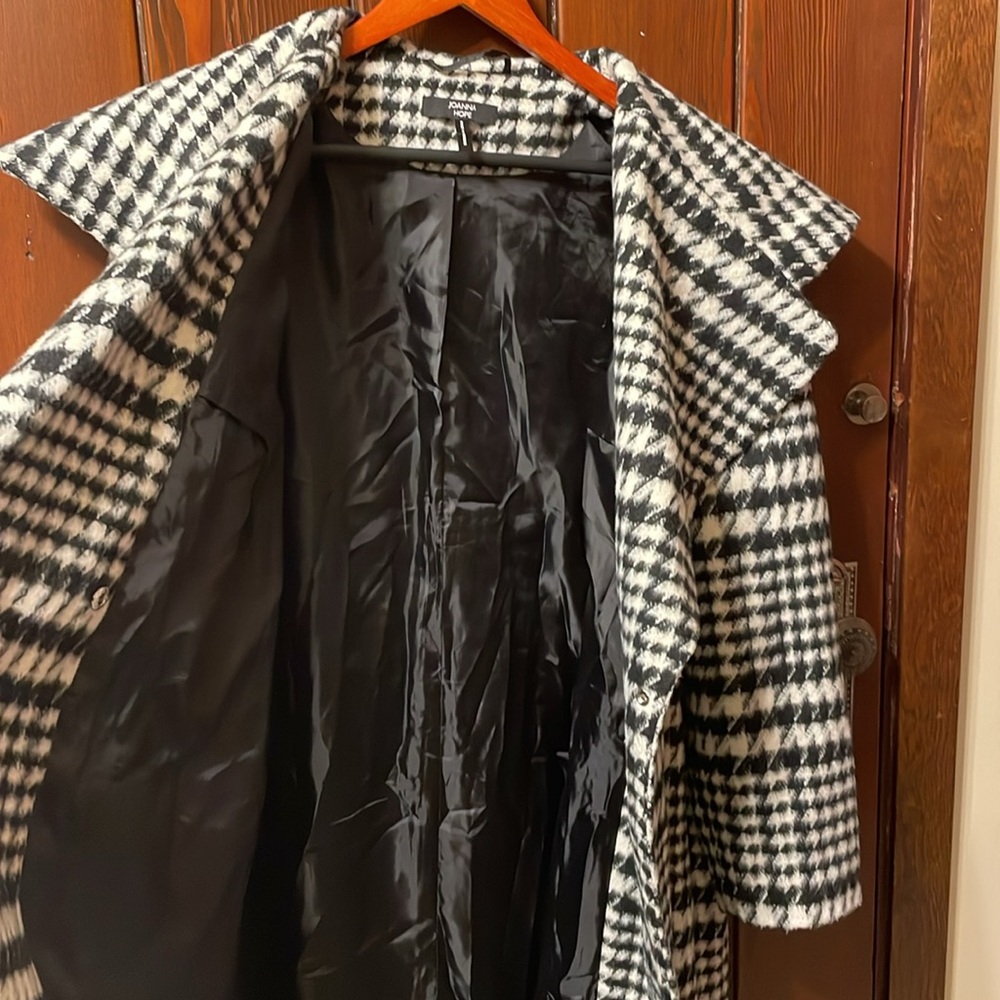 Joanna Hope Blk/Wht 100% Poly Houndstooth Coat w/Belt, Lg Collar & Pockets Sz 18 - Picture 7 of 8